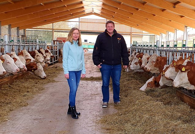 Bild: Jeanette Gedecke besucht Landwirte