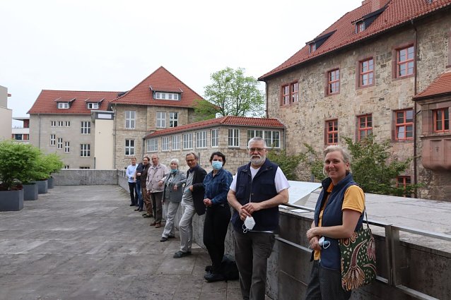 Bild: Der Denkmalbeirat Nordhausen v.r.n.l.: Restauratorin Suzy Hesse, Fotograf Michael Garke, Architektin Pia Wienrich, und Architekt Hans-J&uuml;rgen Gerbot, Kulturhistorikerin Heidelore Kneffel, Stadthistoriker�Hans-J&uuml;rgen Gr&ouml;nke, Steinmetz Jan Fehling,�Steffen Iffland, Bauordnungsamtsleiter Mike Szybalski