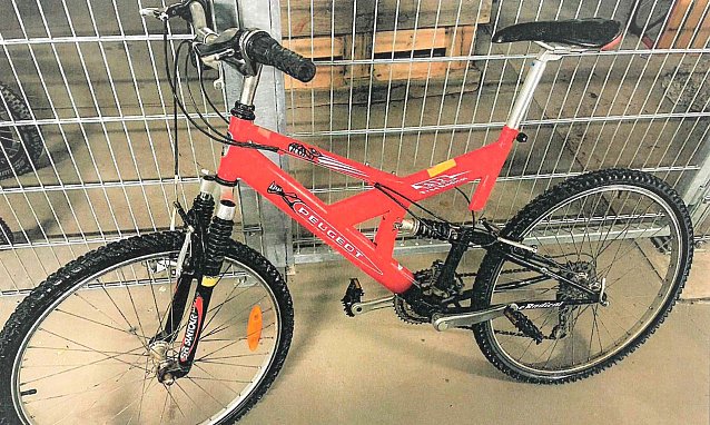 Bild: Rotes Peugeot-Rad an Besitzer zu vergeben