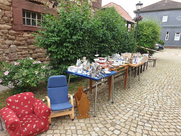 Bild: Flohmarkt f&uuml;r die St. Michaelis-Kirche Heringen