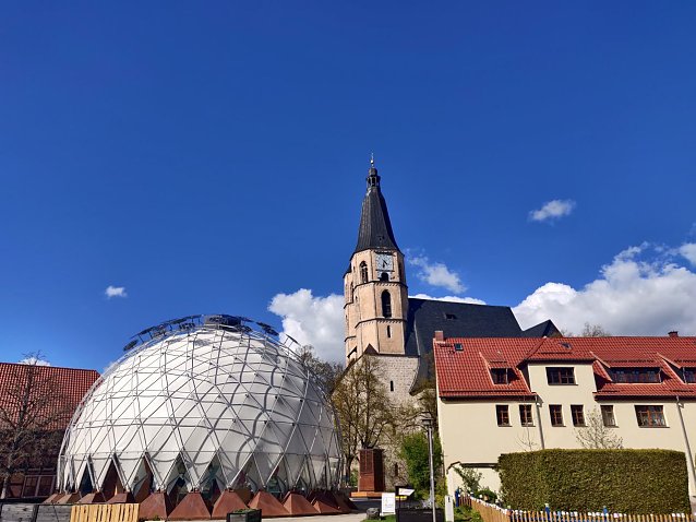 Bild: Ein englischsprachiger Vortrag im Klimapavillon bildete das Highlight des angebotenen Freizeitprogrammes.