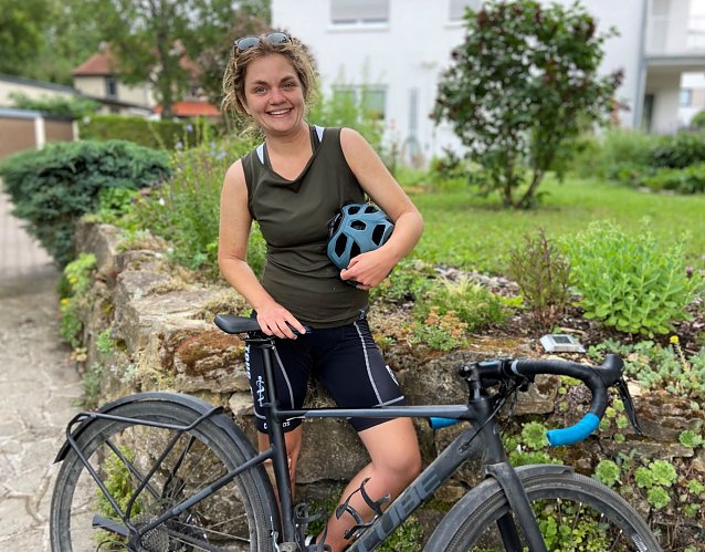 Bild: Die 22-j&auml;hrige Erfurterin Margarete Schumm will mit Ihrer spektakul&auml;ren 24 h-Spendenaktion nicht nur auf die Klimafolgen f&uuml;r die heimischen W&auml;lder aufmerksam machen, sondern gemeinsam mit Forstleuten auch L&ouml;sungen zeigen