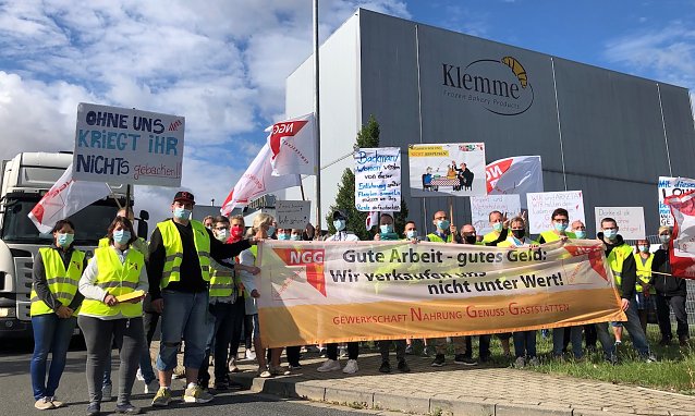 Bild: Foto vom Warnstreik bei der Firma Klemme