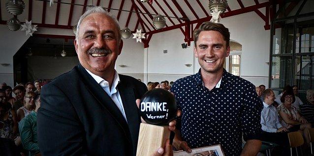 Bild: Im Juli 2019 feierte Werner H&uuml;tcher das eigentliche Ende seiner "aktiven" Zeit. Dem Sport treu geblieben ist er doch, als ehrenamtlicher "Kreissportkoordinator" im Landratsamt