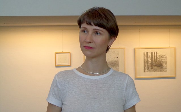 Bild: Ulrike Zabel heute bei der Vernissage ihrer Werke