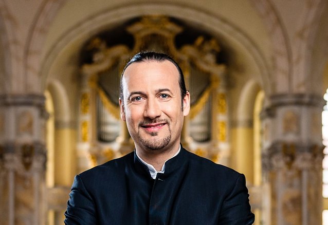 Bild: Matthias Gr&uuml;nert, Kantor der Dresdener Frauenkirche, geht zum Jahresabschluss 2021 im S&uuml;dharz auf OrgelFahrt