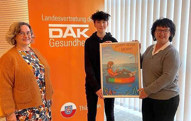 Bild: Gesundheitsministerin und Schirmherrin Heike Werner, Gewinnerin Corinna Hesse, Leiterin des DAK-Servicezentrums Nordhausen Andrea Fischer                                                                                                                                                                                                                                                                       