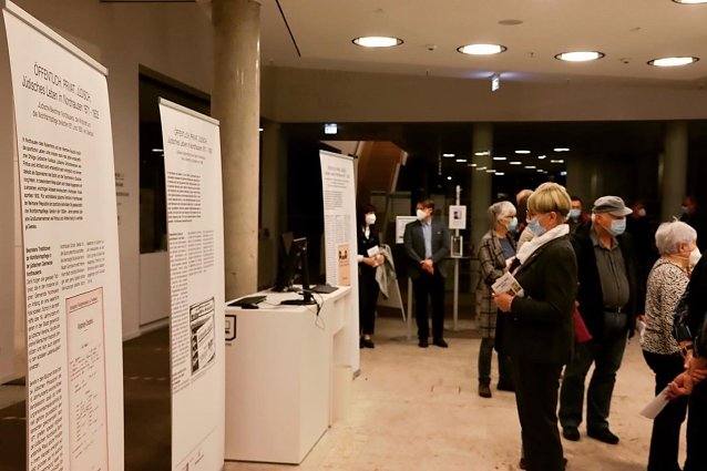 Bild: Ausstellungser&ouml;ffnung in der Flohburg