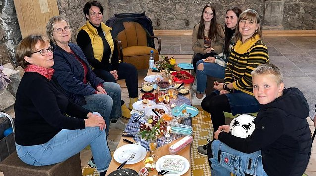 Bild: Ellricher (s)a&szlig;en zusammen