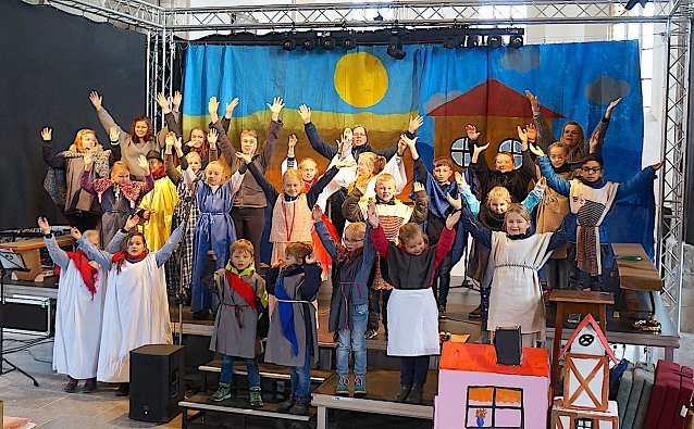 Bild: Das junge Ensemble des Musicals