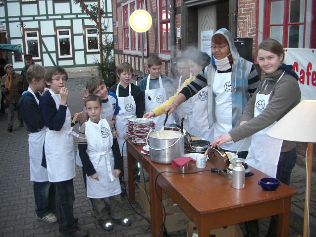 Bild: F&uuml;r den "Handwerkermarkt" auf dem Blasii-Kirchplatz sucht der KILA noch helfende H&auml;nde