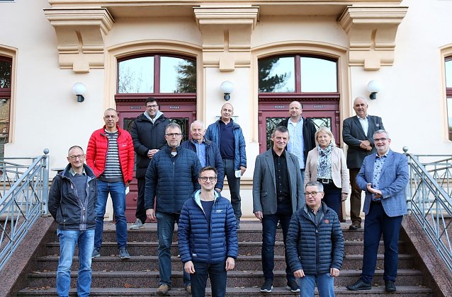 Bild: Die Organisatoren der gro&szlig;en Laufveranstaltungen in der Region trafen sich erstmals zum Erfahrungsaustausch im Landratsamt