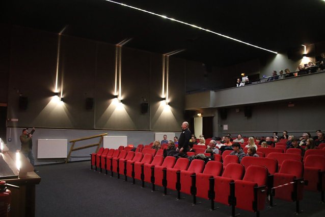 Bild: Vorhang auf im Filmtheater Bleicherode