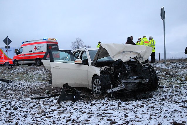 Bild: Sechs Verletzte bei Unfall auf der B4