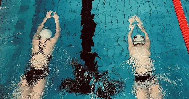 Bild: Benefizschwimmen im Badehaus