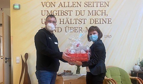 Bild: Spenden&uuml;bergabe in Neustadt
