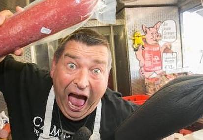 Bild: Wurst-Achim wei&szlig; ein Publikum zu unterhalten