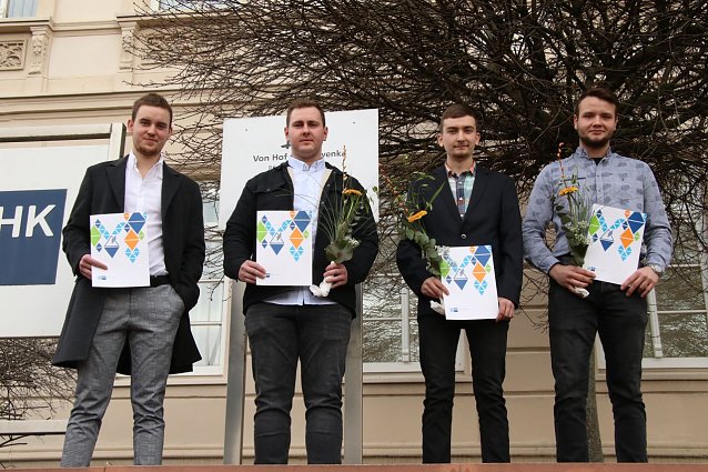 Bild: v.l.: Pascal K&uuml;hn, Phillip Heddergott, Felix Yves Gerlach, Max Dielenschneider