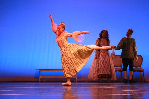 Bild: Zum Ballettm&auml;rchen des Tanzstudios Radeva kann wieder mehr Publikum kommen