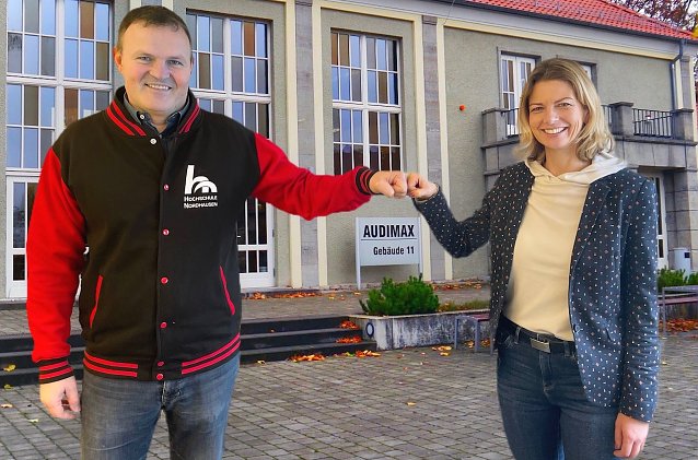 Bild: HSN Pr&auml;sident, Prof. Dr. J&ouml;rg Wagner, und Nordhausens B&uuml;rgermeisterin Alexandra Rieger freuen sich auf die k&uuml;nftige Zusammenarbeit. 