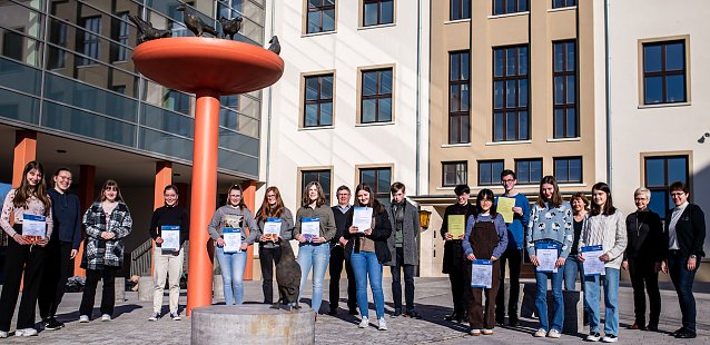 Bild: Teilnehmer der Chemieolympiade