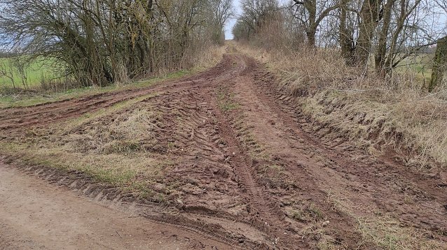 Bild: Zerfahren Wege in der Windl&uuml;cke