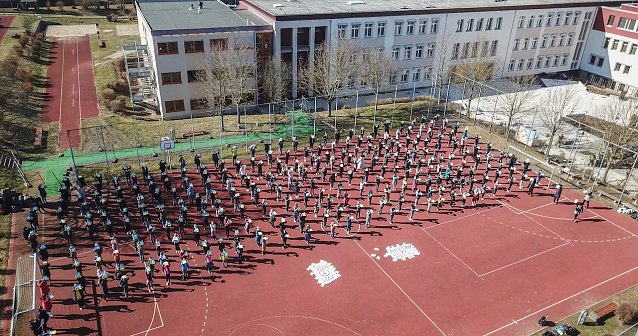 Bild: Friedenskundgebung am Schiller Gymnasium
