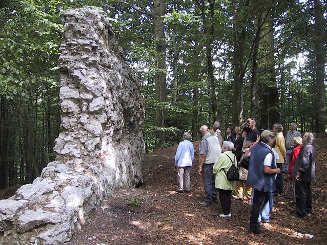 Bild: An der Burgruine Lichtenstein