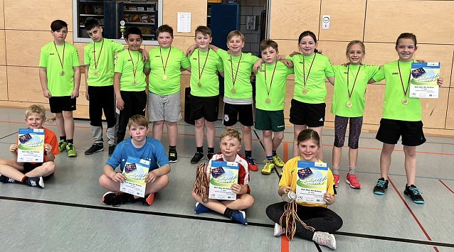Bild: Die Goldmedaille im Kreisfinale ging an die Sportlerinnen und Sportler der Albert-Kuntz Schule