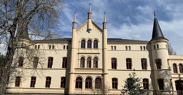 Bild: Schon der n&auml;chste Kreistag k&ouml;nnte wieder im altehrw&uuml;rdigen Landratsamt stattfinden
