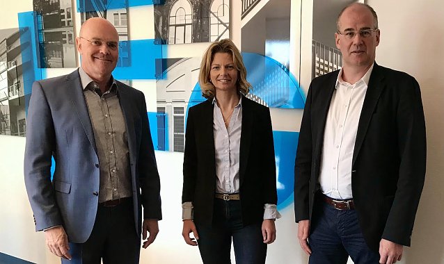 Bild: Andreas Krey (li.) empfing Alexandra Rieger und Matthias Jendricke