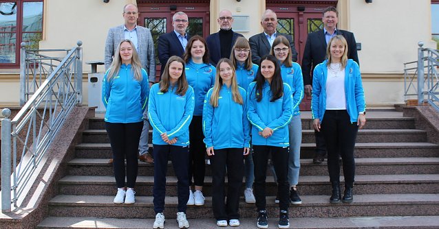 Bild: Die M&auml;dchen der Altersklasse WK II aus dem Herder-Gymnasium sind Th&uuml;ringens beste Schulmannschaft im Tischtennis 