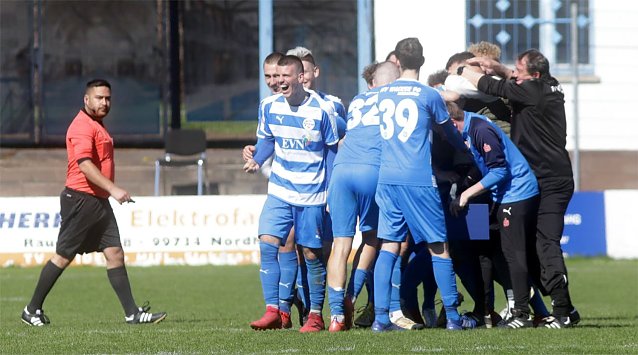 Bild: Gelingt der jungen Wacker-Elf gegen den FC Rot-Wei&szlig; morgen eine weitere &Uuml;berraschung?
