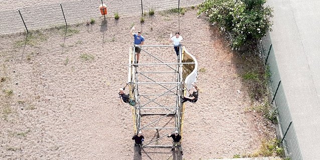 Bild: Party auf dem Kletterturm am Freitag