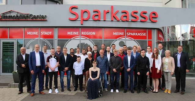Bild: 27 Sportchampions und zwei Sportbotschafter wurden heute  in der Kreissparkasse ausgezeichnet
