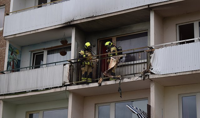 Bild: L&ouml;scheinsatz &uuml;ber die Drehleiter in Nordhausen-Ost