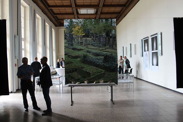 Bild: Ausstellungser&ouml;ffnung gestern Nachmittag im Hue de Grais Saal