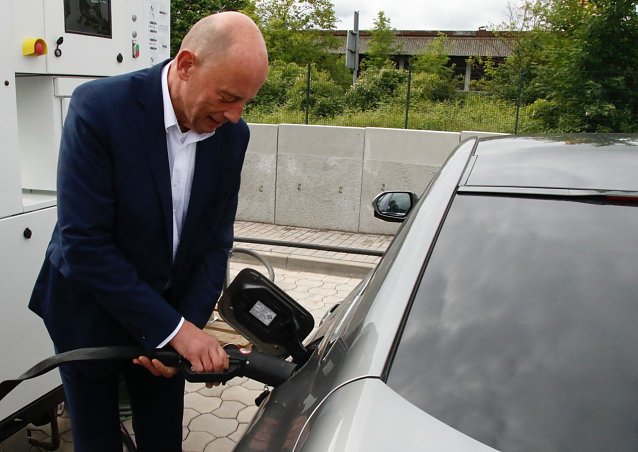 Bild: Auf dem Nordh&auml;user Firmengel&auml;nde findet sich die wohl h&ouml;chste Dichte an Wasserstofftankstellen in Europa, denn die Hydrogen-Anlagen m&uuml;ssen vor der Auslieferung eine ganze Reihe an Praxistests &uuml;berstehen