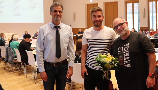 Bild: v.l.n.r.: Oberb&uuml;rgermeister Kai Buchmann, der Vorsitzende der Schiedsstelle Sascha Wedler, sein Stellvertreter Heiko Siebert