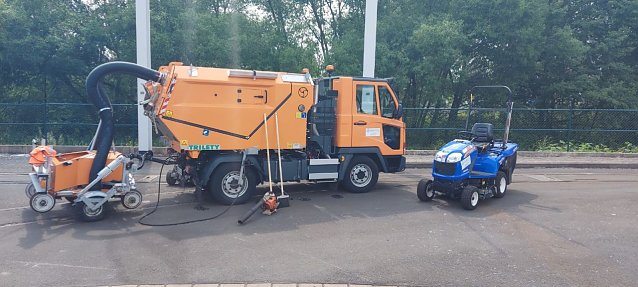 Bild: Kommende Woche ist das Spurrillenfahrzeug wieder auf dem Gleis