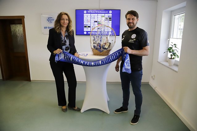 Bild: Die Energieversorgung Nordhausen bleibt Haupt- und Trikotsponsor von Wacker Nordhausen