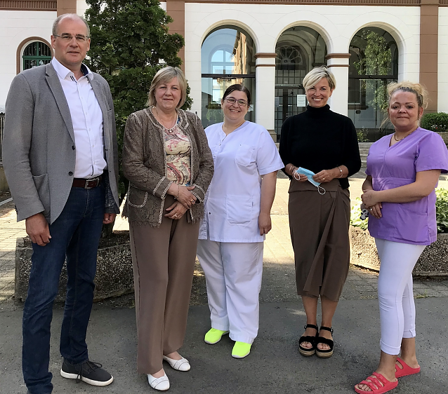 Bild: v.l.: Matthias Jendricke, Martina R&ouml;der, Iryna Semehin, MDL Dr. Cornelia Klisch, Nadin R&ouml;der