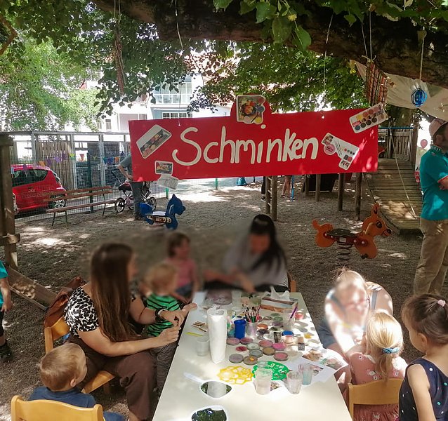 Bild: Beim Sommerfest des Domschl&ouml;sschens gab es wieder viel f&uuml;r die Kinder zu tun und zu erleben