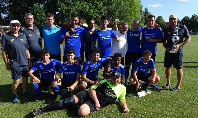 Bild: Die gl&uuml;cklichen Knauf-Cup-Sieger