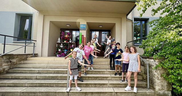Bild: Evangelische Grundschule Nordhausen mit Sch&uuml;lern der Klasse 3a