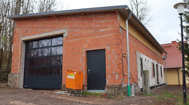 Bild: Ger&auml;tehaus der Freiwilligen Feuerwehr Petersdorf
