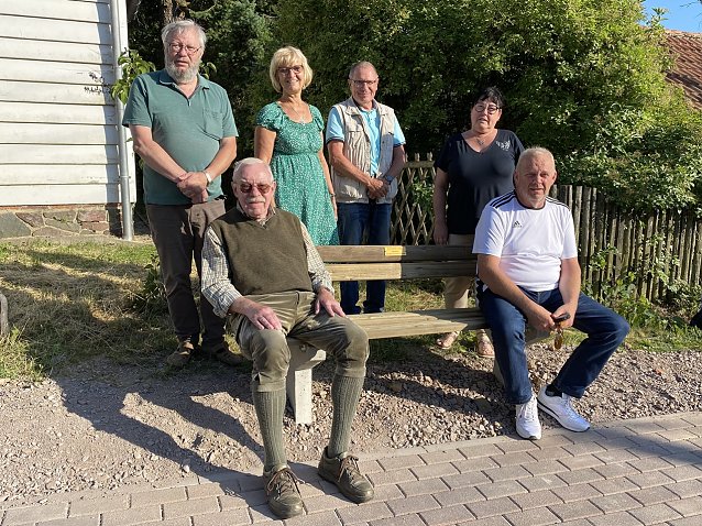 Bild: Neue Bank in Sophienhof