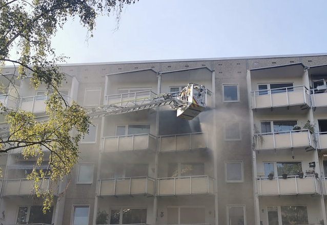 Bild: Balkonbrand in der Grenzstra&szlig;e