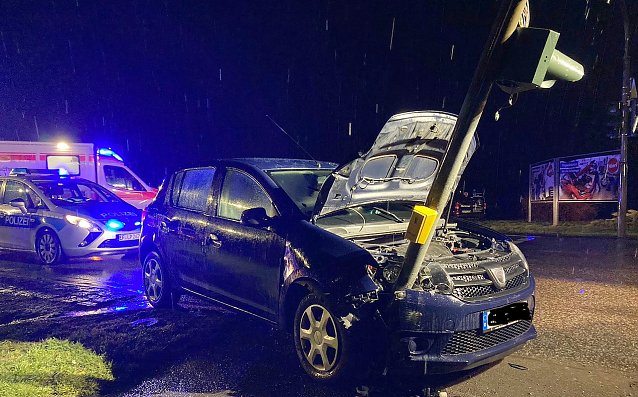 Bild: Unfall am Hellweg Baumarkt