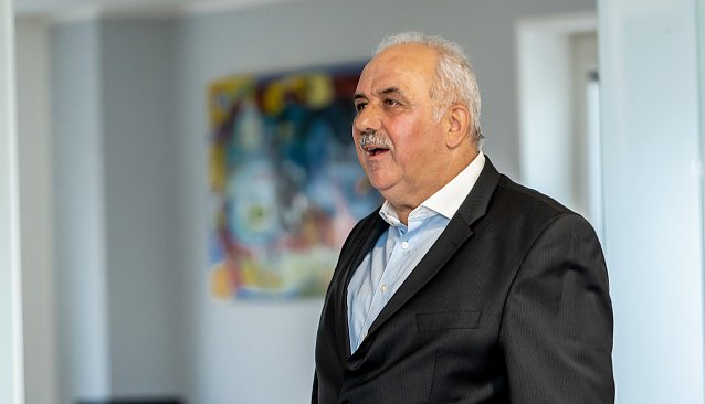 Bild: Organisator und Direktor des neuen Kugelsto&szlig;-Events Nordhausen-Indoor: Werner H&uuml;tcher